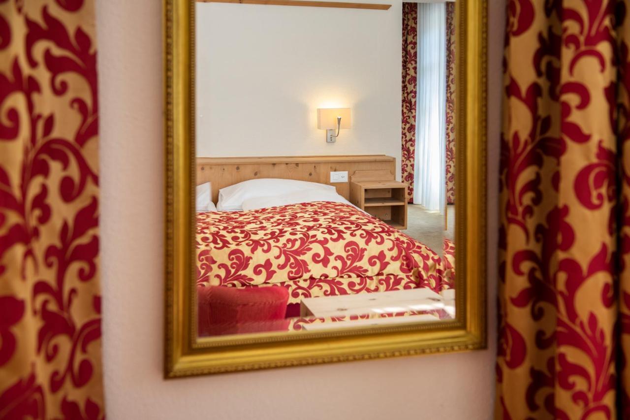 Hotel Engiadina ซูออซ ภายนอก รูปภาพ