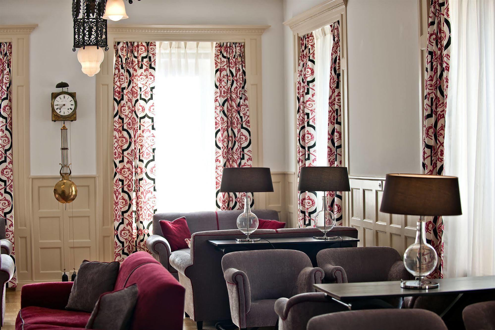 Hotel Engiadina ซูออซ ภายนอก รูปภาพ